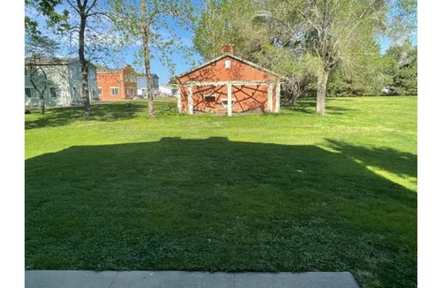 Nauvoo House | The Brickhouse in Nauvoo Sleeps 18!