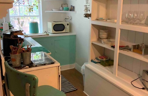Ruston House | The Bungalow…cozy, comfortable, convenient! Three blocks to La Tech campus.