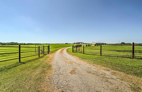 Payne County House | The Bunkhouse at Rolling Meadows Ranch w/Grill!