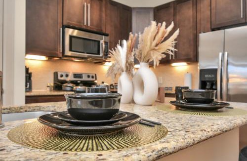 Astrodome Apartment | The Calm Space Med Ctr Walk To NRG! Gym & Pool