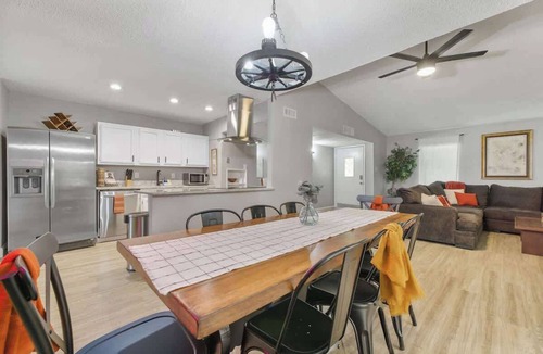 The Colony House | THE COZY COLONY GETAWAY-4BD/2BA 2 KING SUITES