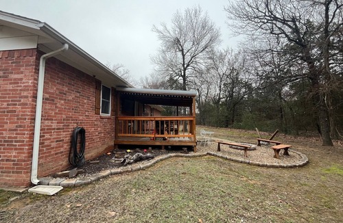 Hoyt House | The Dam Lakehouse -Beautiful 3-bedroom home 1/2 mile from Lake Eufaula Dam