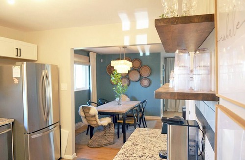 Broomfield House | The Daphne l Luxury Home w/Hot Tub, Gym, Projector