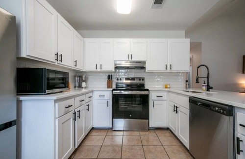 Oxford House | The David, 2BR Bungalow by Velvet Ditch Villas