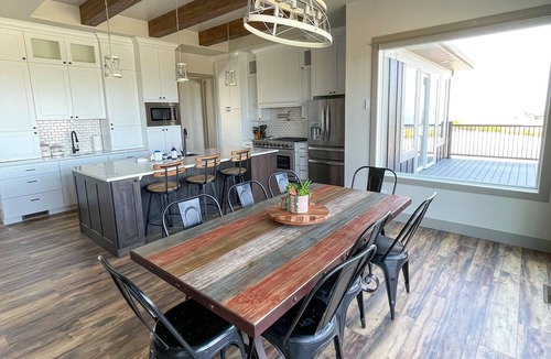 Brule House | The "Deckhouse" Lakehouse Estate at Lake Mac
