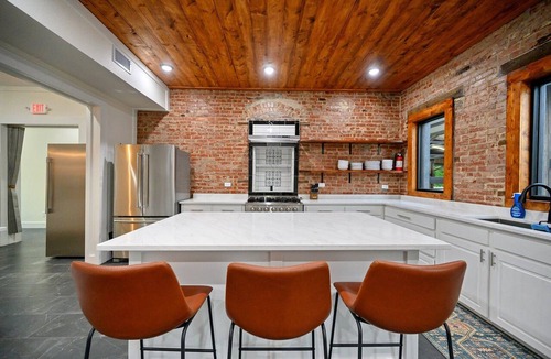 Broken Bow Cabin | The Dell | Historic Boutique Retreat in the Heart of Downtown Broken Bow