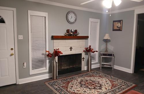 Denham Springs House | The Denham Springs Esape- Pool, Comfort & Charm