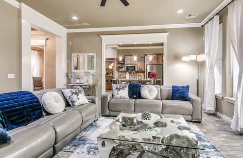 Wheatland House | The Dream Cove/Spacious 5-bedroom, 5 bathroom home with pool/hot tub/game room