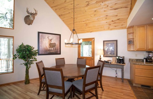 Heber Cabin | The Duke Cabin - A FOREST LAKES Cabin in the Woods! HOT TUB