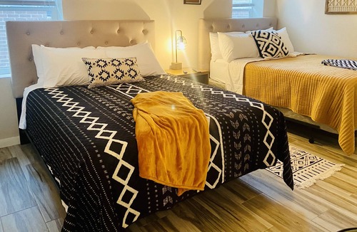College Park House | The Eagles Nest! King Sized Bed! Sleeps 12! Family a time