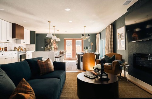 Berkley House | The Fairway House | Luxe Design, Sauna + Mini Putt