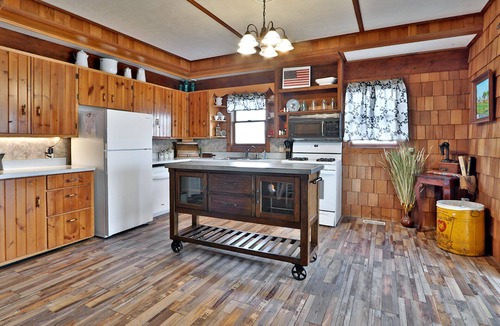 Johnson County House | The Farmhouse - A True Country getaway on 40 acres!