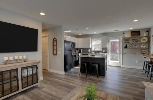 Quincy House | The Fieldhouse a Simply Charming property
