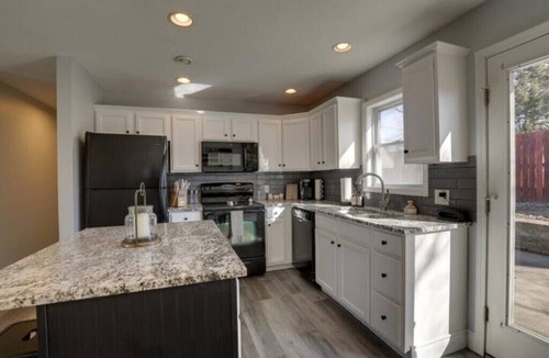 Quincy House | The Fieldhouse a Simply Charming property