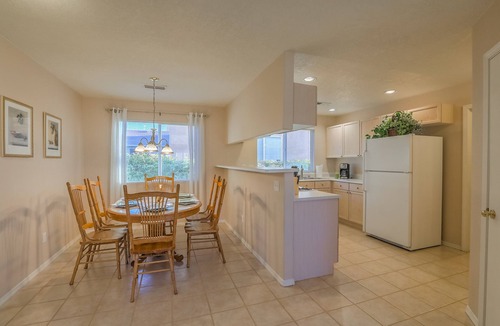 Nor Este House | "The Fontana" 4bedrooms, Hot Tub, Patio Mister,Pets Welcome, 5G Fiber Internet!