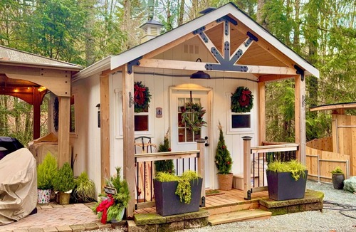 Mount Vernon Cabin | The Forest Estate Cabin in Mount Vernon WA