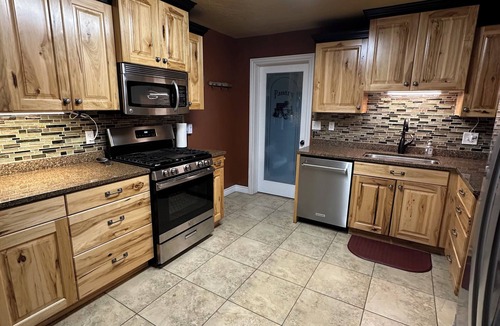 Vernal House | The Gathering Place - Large home, 6 bedrooms, 11 beds, beautiful fenced backyard