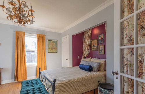 Amarillo Cottage | The Gem on Harrison.Have fun with the whole family at this stylish place.