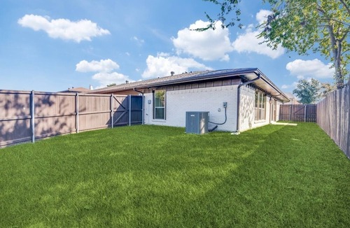 Richardson House | The Goph Getaway 4B 2B Duplex KING Pet Friendly