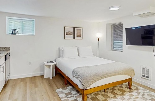 Lower Queen Anne Hotel | The Gordon Getaway