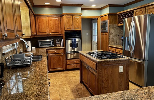 Graford House | The Grassy Ridge House. Only 5 min from Rocker B Baseball Ranch! Sleeps up to 18