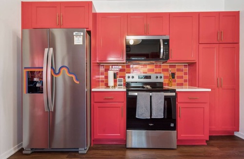 Lincoln Apartment | The Groove Capsule!