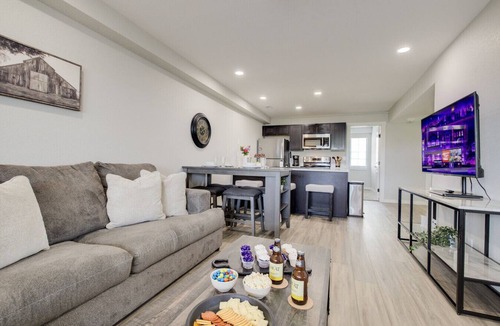 Manhattan Apartment | The Halftime Landing at Stadium Place