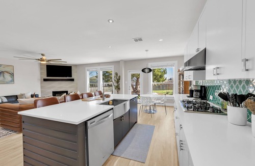 Forney House | The Haven - King Beds - Games - Office - BBQ - Yard