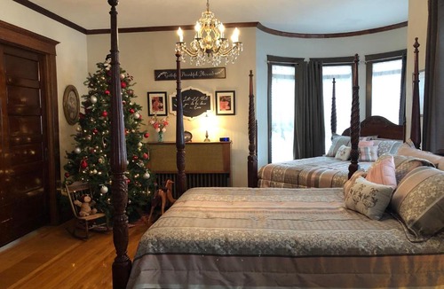 Lenox Bed & Breakfast | The Heritage Inn-Lenox, Iowa