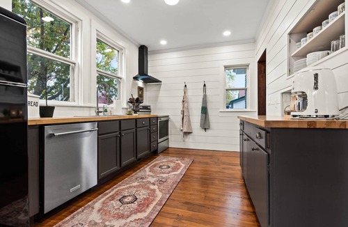 Washington House | The Historic Ola Babcock Miller Retreat with Hot Tub