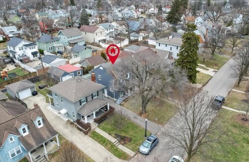 Westgate House | The Huron Charmer-4 BD and Yard