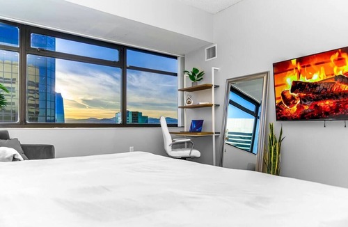 Downtown Denver Apartment | The James Highrise - Fast Wi-Fi, City View, WFH