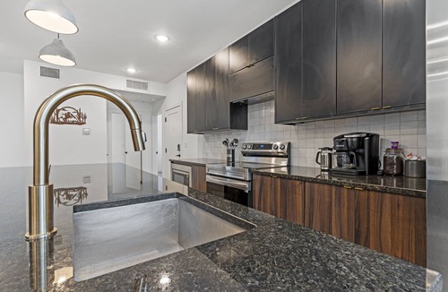 Shawnee Apartment | The Kingdom - Walkable + Dog Park+Outdoor Space