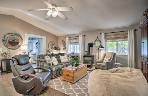 Rathdrum House | The Lake House in Rathdrum w/Beach & Fire Pit
