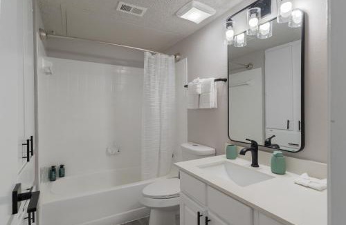 North Arlington Apartment | The Landry 214 Spacious and Cozy 1 Bedroom 1bth