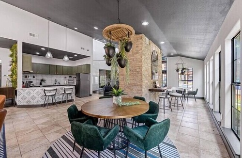 North Arlington Apartment | The Landry 381 | Spacious and Cozy 2 Bedroom 1bth