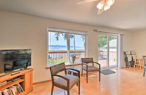 Lilliwaup Villa | The Lillipad in Lilliwaup: Magnificent Waterfront!