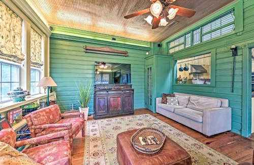 Glen Rose House | The Lilly House: Historic Glen Rose Home w/Porch!
