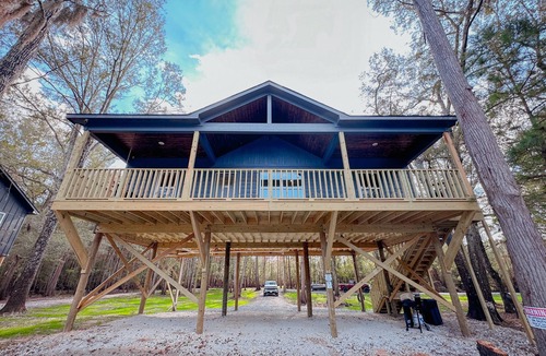 Karnack House | The Lily Pad: Waterfront Retreat on Big Cypress River