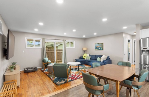 Sunset Hills House | The Lime & Leaf: Pet Friendly 2-bedroom house with AC in Lawrence, near KU