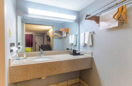 Wichita Falls Hotel | THE LODGE AT THE FALLS