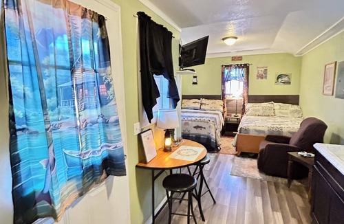 Logan Hotel | The Lodge at Ute Lake aka Yucca Motel and Cabins