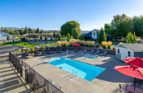 Wapato Point Hotel | The Lodge Lake Chelan