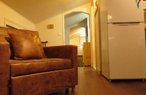 Hot Springs House | The Loft at Aspen Pine with Wi-Fi, AC in wonderful Hot Springs
