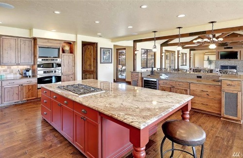 Desert Aire House | The M Lodge. Luxury vacation or corporate retreat in Desert Aire.