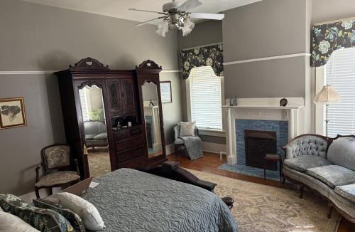 Guthrie Bed & Breakfast | The Martha Dale at The Judges Chambers