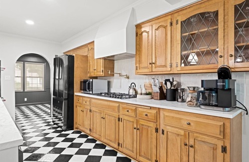 Mission House | The Mini Glenwood - Reimagined Ranch in Mission, KS
