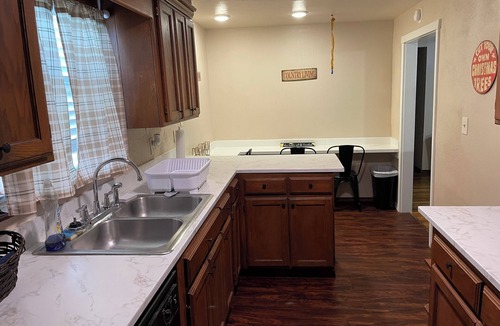 Lubbock House | The Monroe House: Comfy 3-bedroom House in New Deal