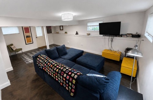 Parkville House | The Nest KC/Spacious 4BR/11 Min from Airport/Fire pit