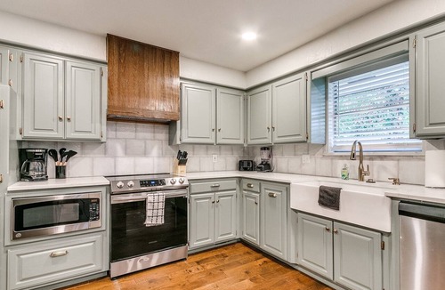 Edmond House | The Oaks on Cedar Ridge | 3BR Pool Home | Edmond